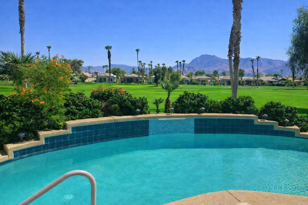 67645 Laguna Drive