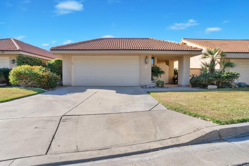 5 Acapulco Drive Drive