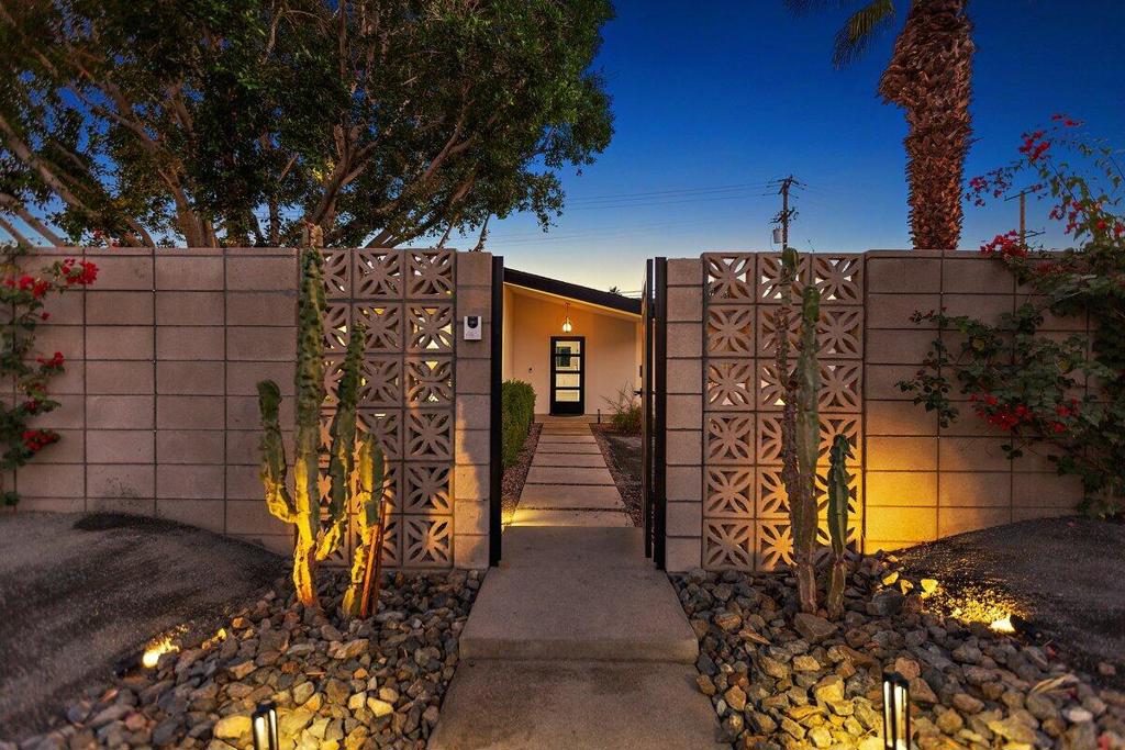565 Yorba Road