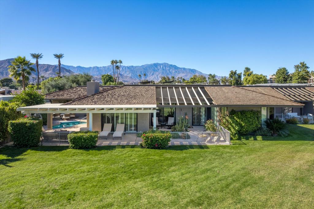 2 Whittier Court