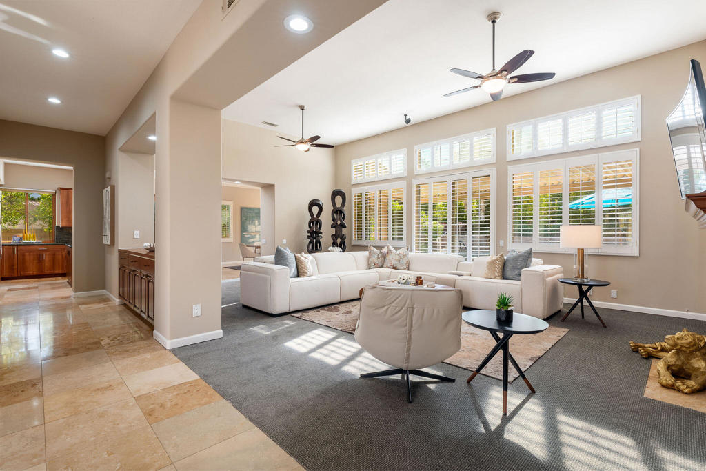 135 Vista Valle