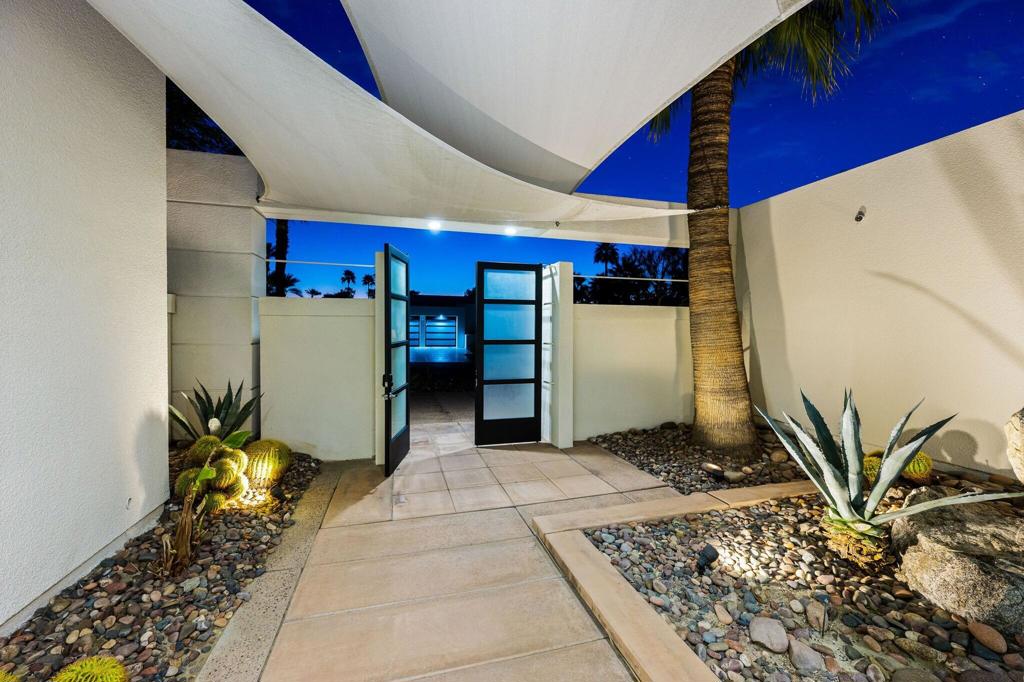 12157 Saint Andrews Drive