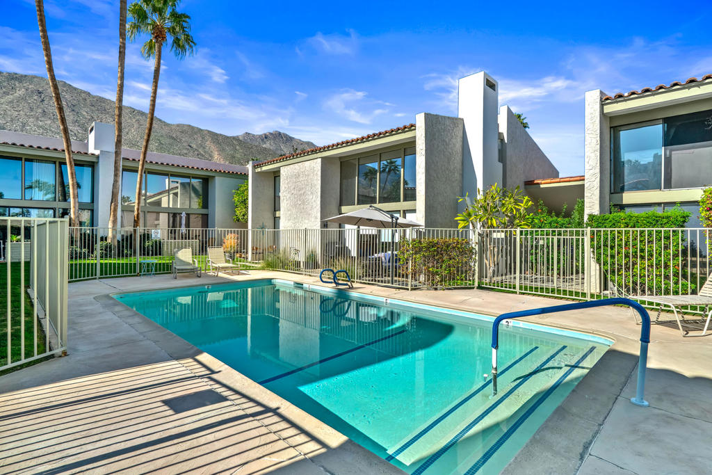 231 La Verne Way