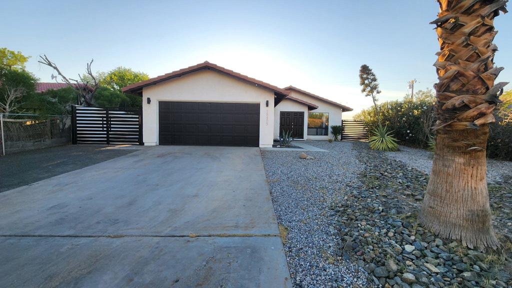 15405 Avenida Mirola
