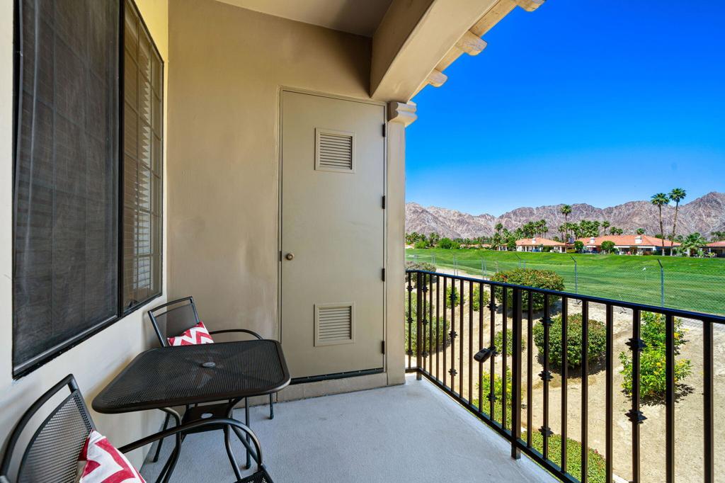50610 Santa Rosa Plaza