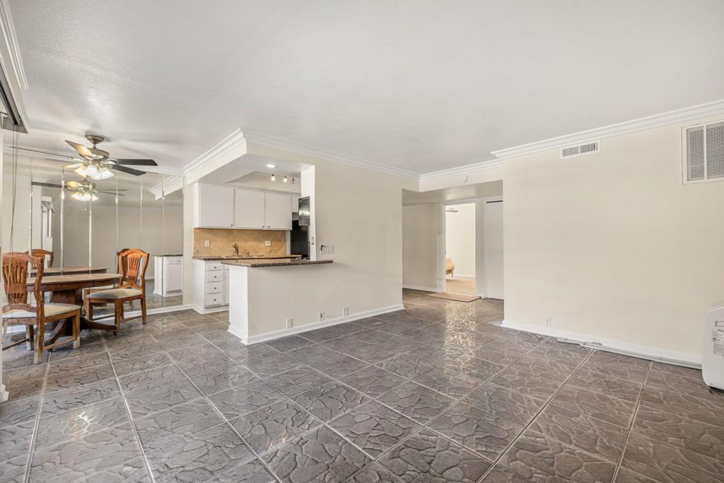 400 Sunrise Way