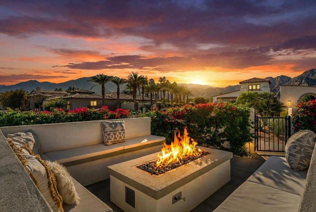 80187 Whisper Rock Way