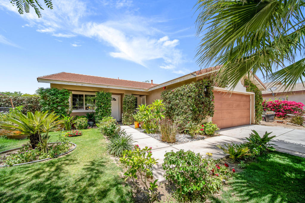 52845 Calle Joyce