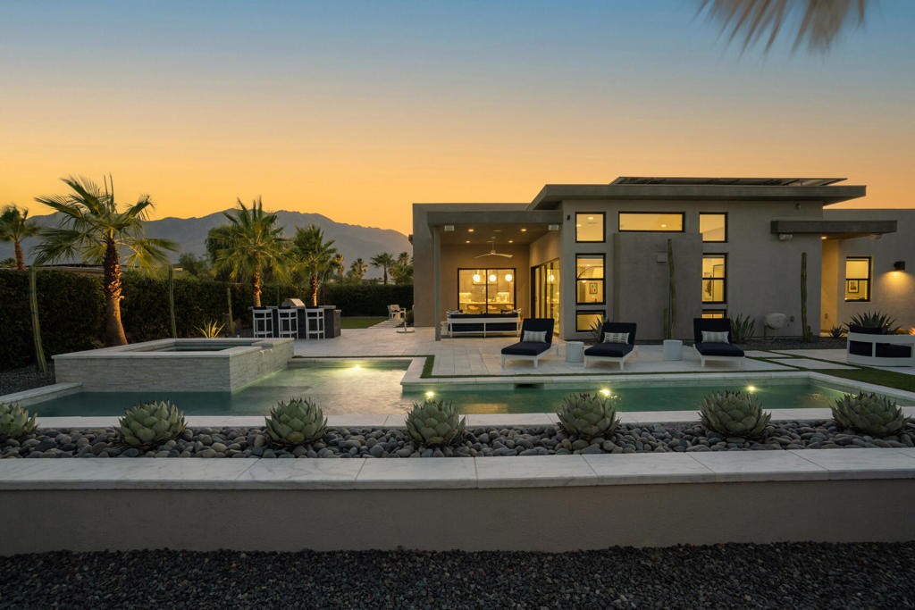 4512 Alcala Way