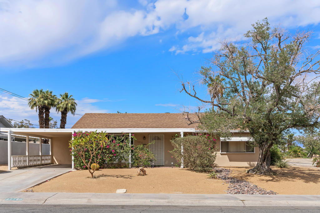 42280 Kansas Street