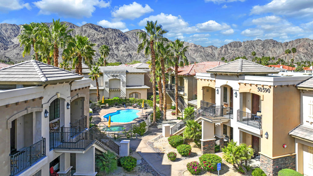 50610 Santa Rosa Plaza