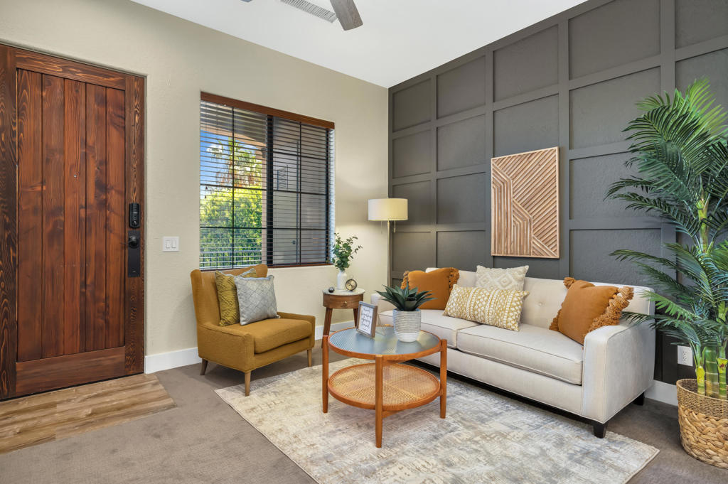 50760 Santa Rosa Plaza