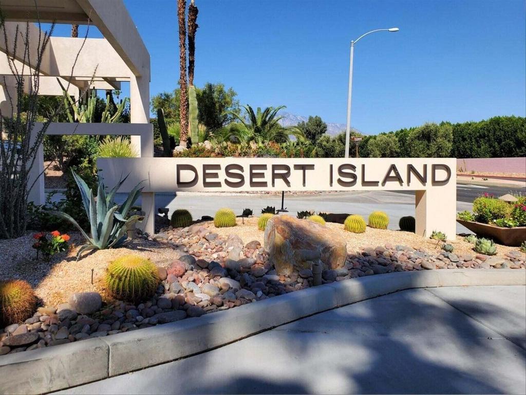 910 Island Drive