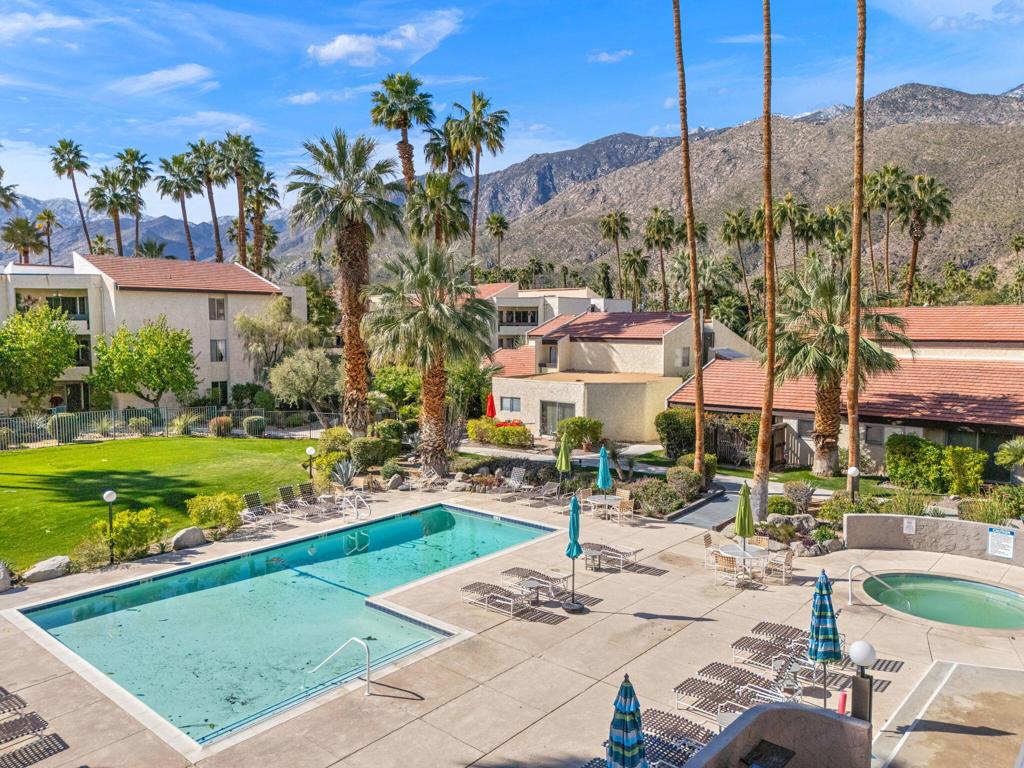1552 Camino Real