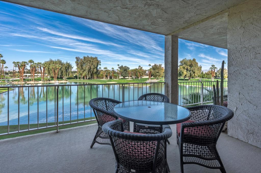 910 Island Drive