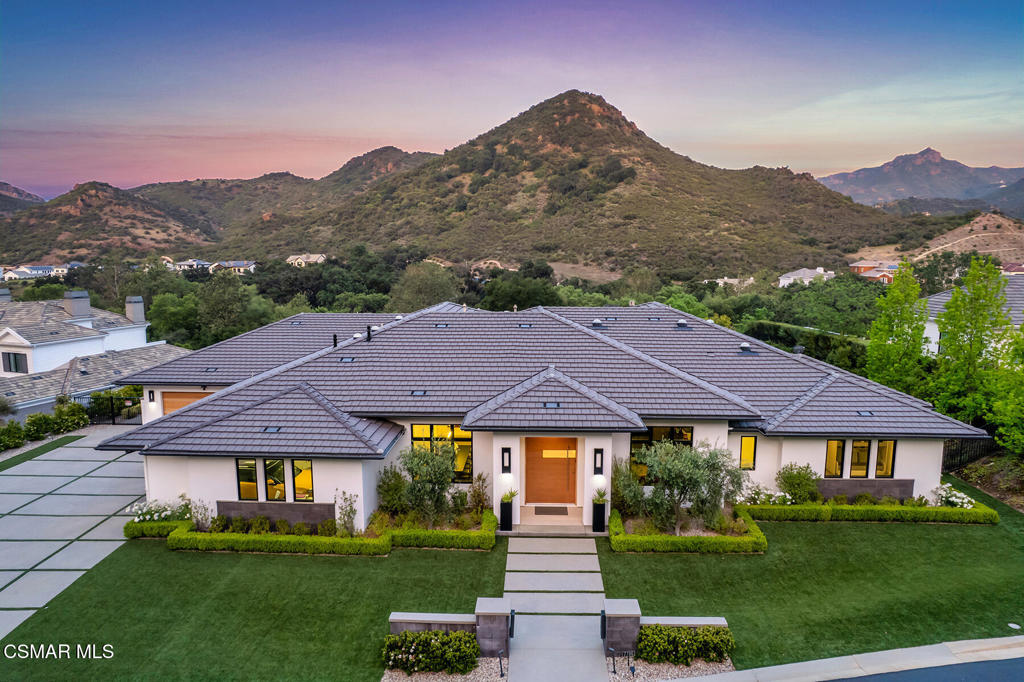 2786 Queens Garden Drive