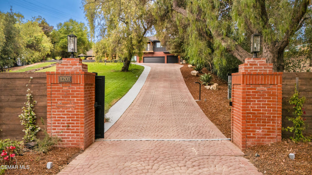 1201 La Granada Drive