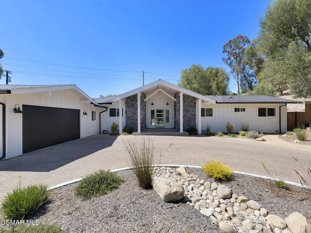 1092 La Cresta Drive