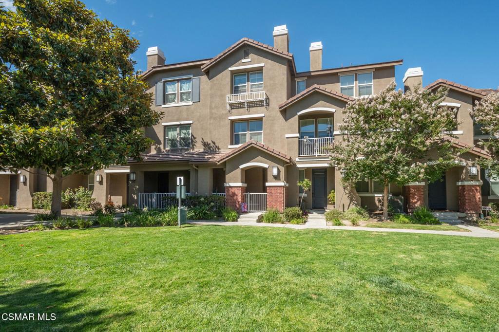 4572 Via Presidio