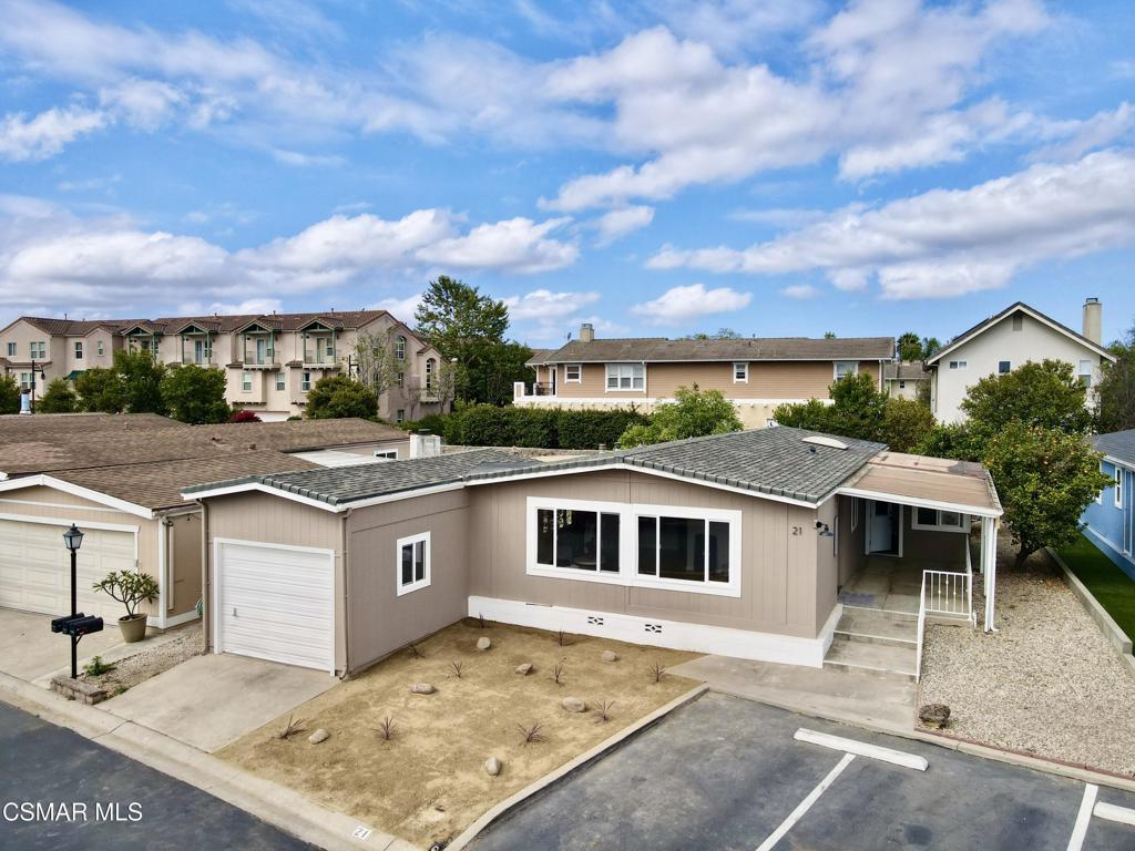 21 Poinsettia Gardens Drive