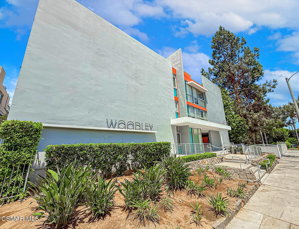4807 Woodley Avenue