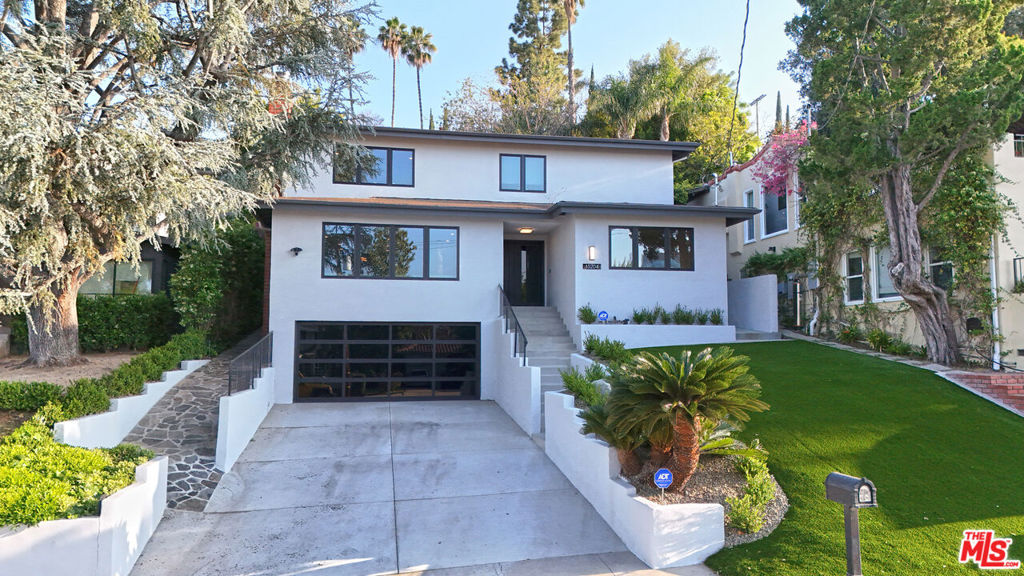 15204 Valley Vista Boulevard