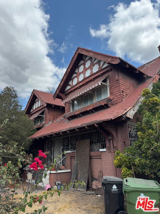 2756 Raymond Avenue