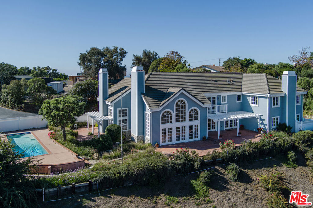 6080 Merritt Drive