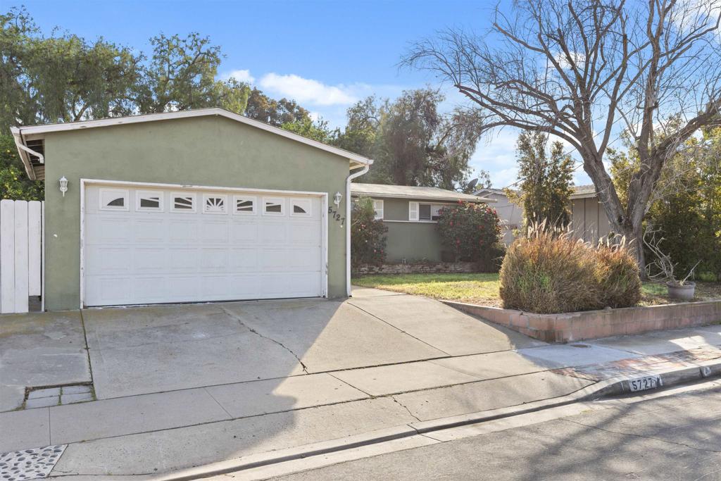 5727 Baja Dr