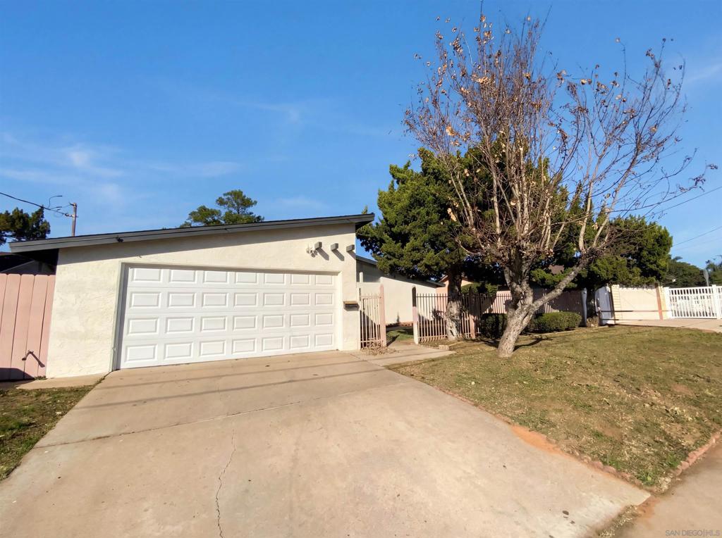 1494 Dumar Ave
