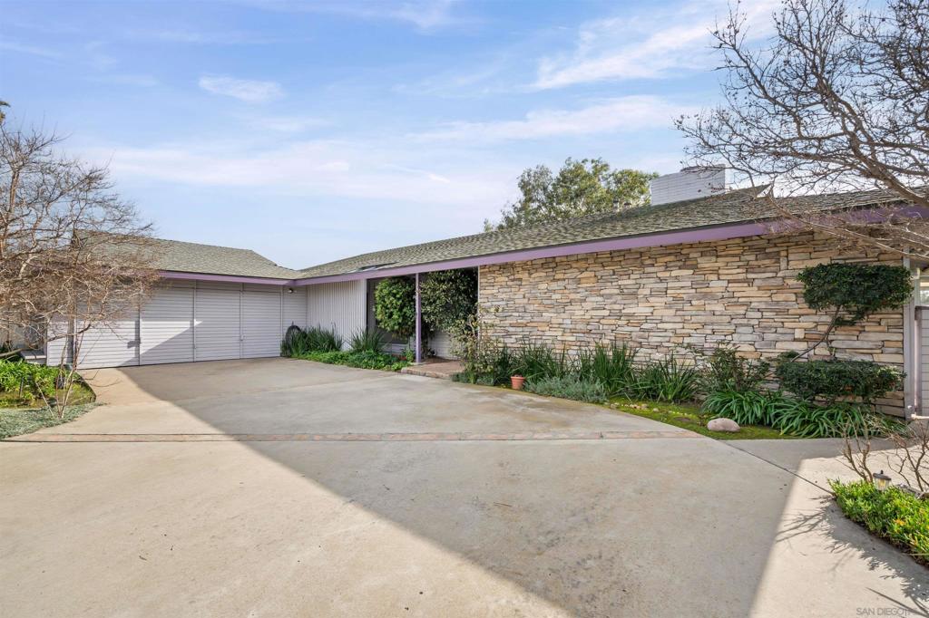 5401 Del Cerro Blvd