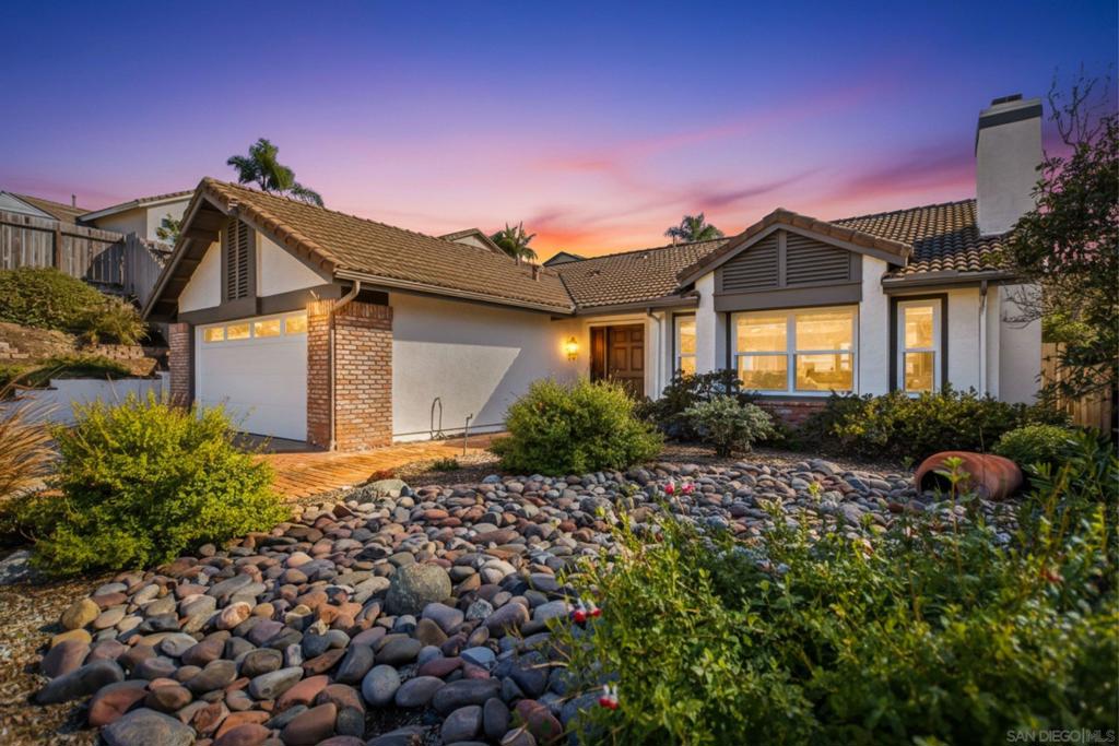 1693 Honeysuckle Ct