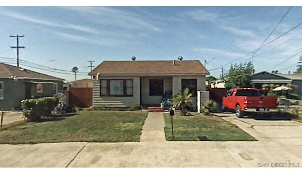 7587 Roosevelt Ave