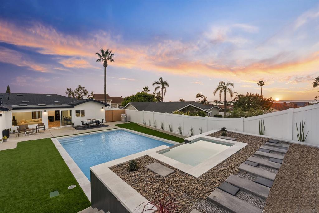 1110 Sea Village Dr