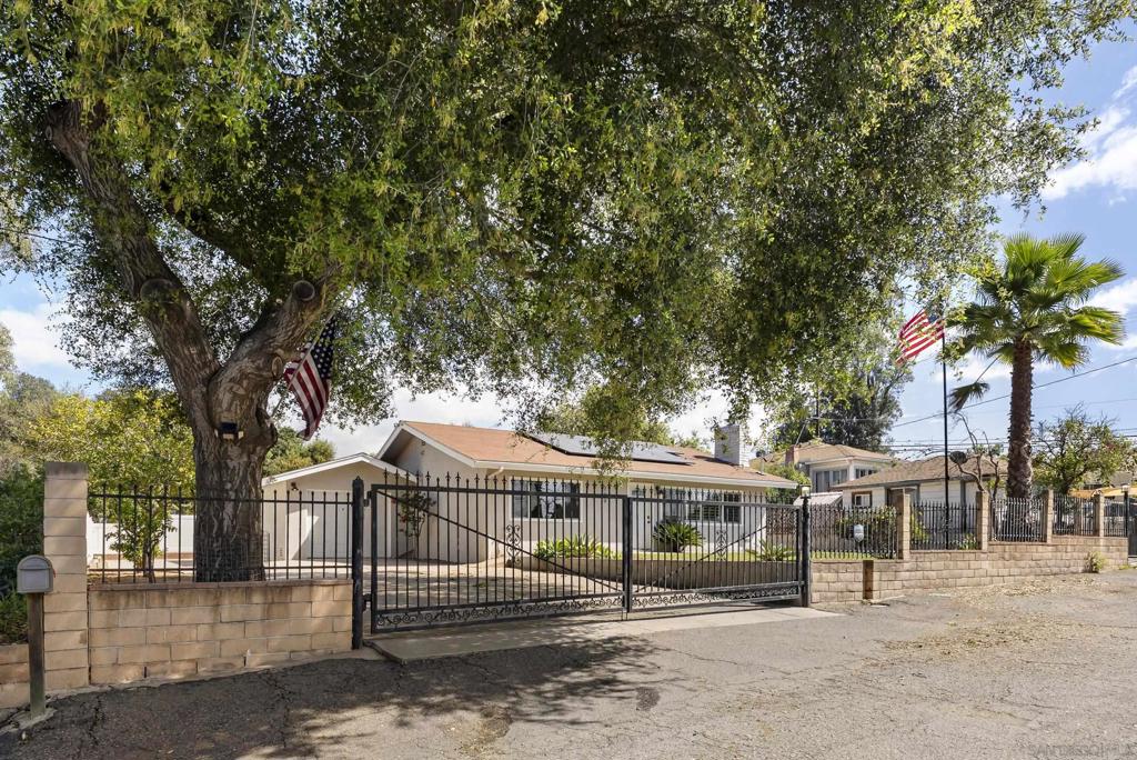 709 Convertible Ln