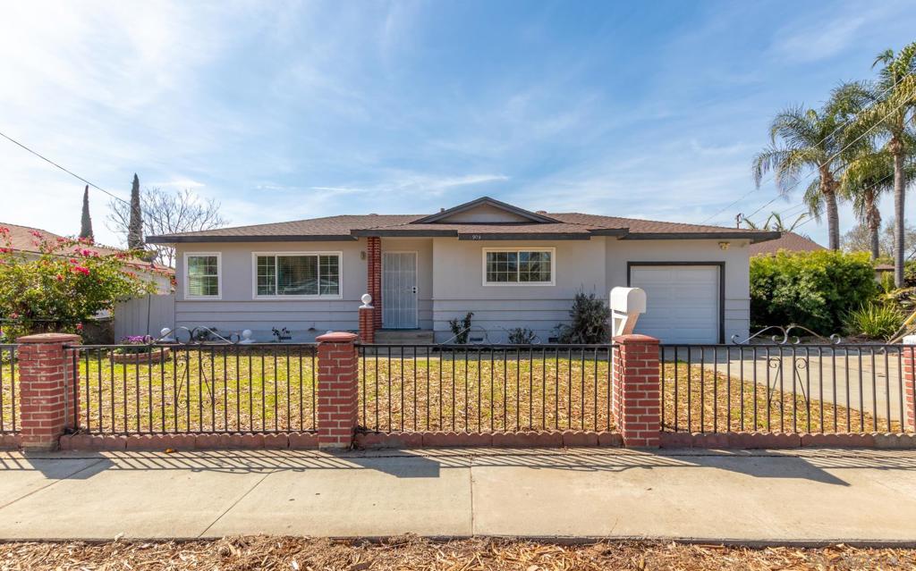 909 Midway Dr