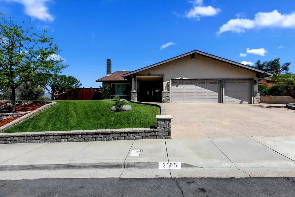 2185 Estela Dr