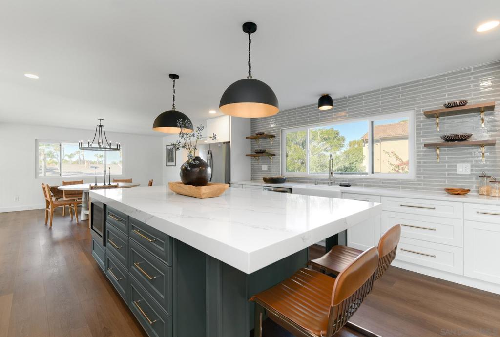 2904 Levante St