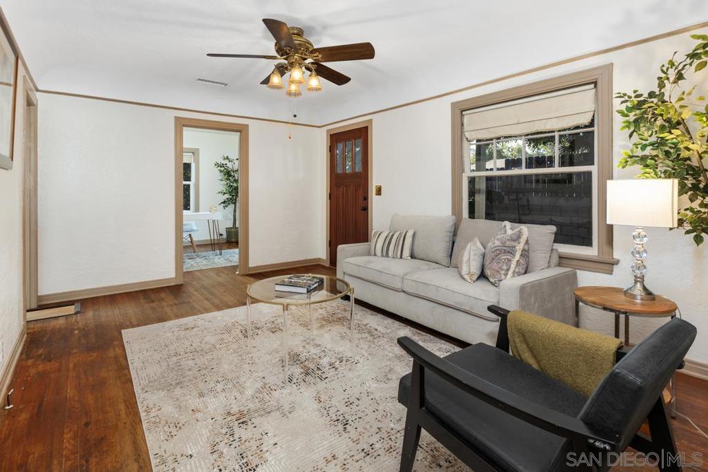 2707 Sweetwater