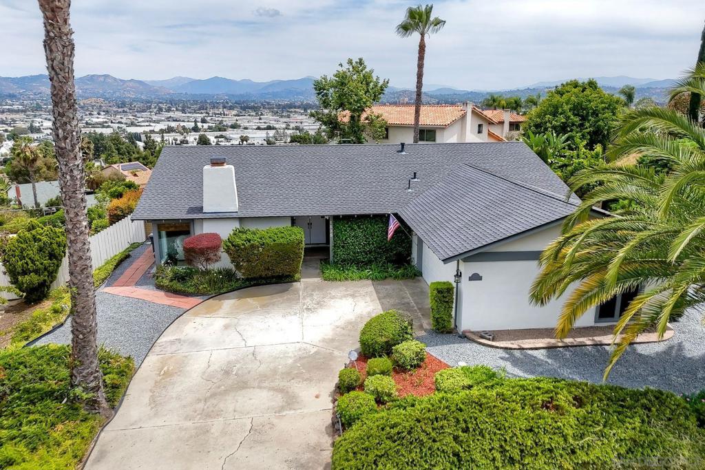 1535 Avenida Ladera