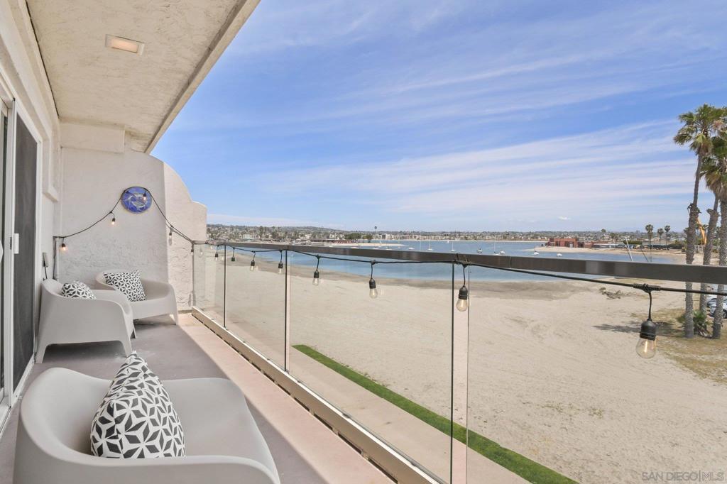 3500 Bayside Walk