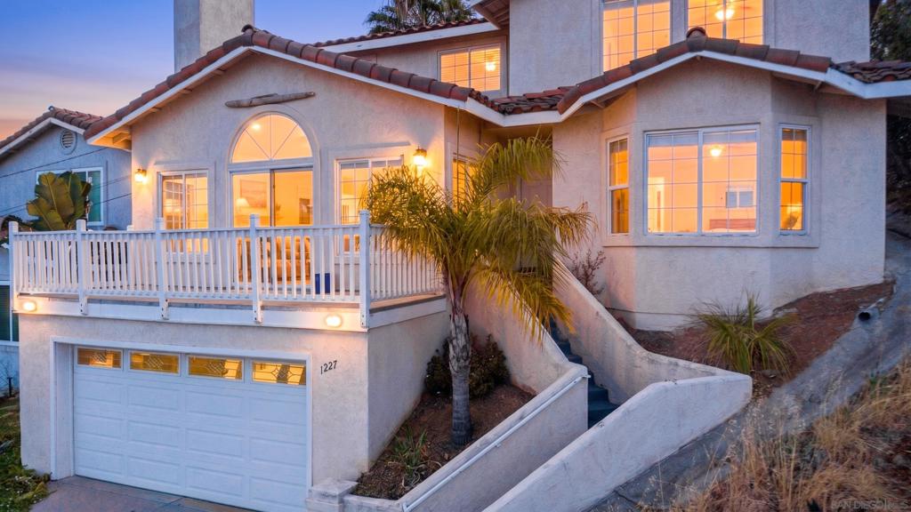 1227 La Mesa Ave