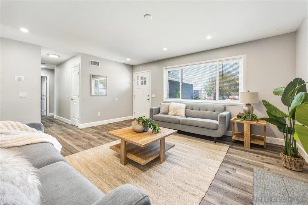 5325 Bonita Dr