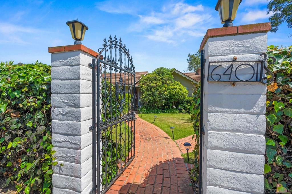6401 La Jolla Scenic Dr S