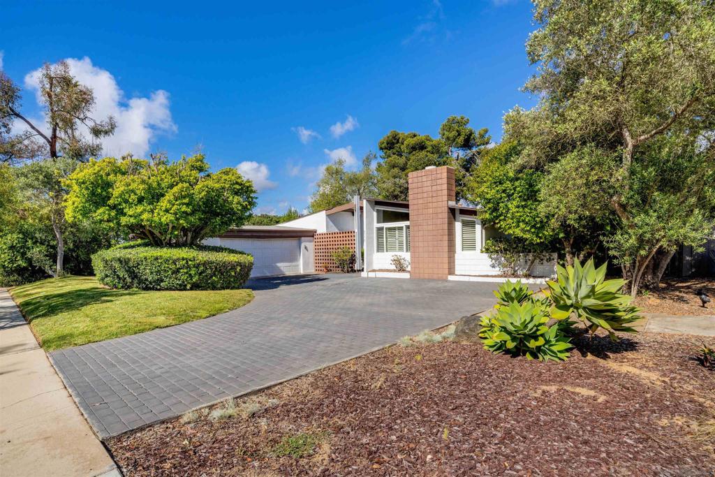 8575 La Jolla Scenic Drive