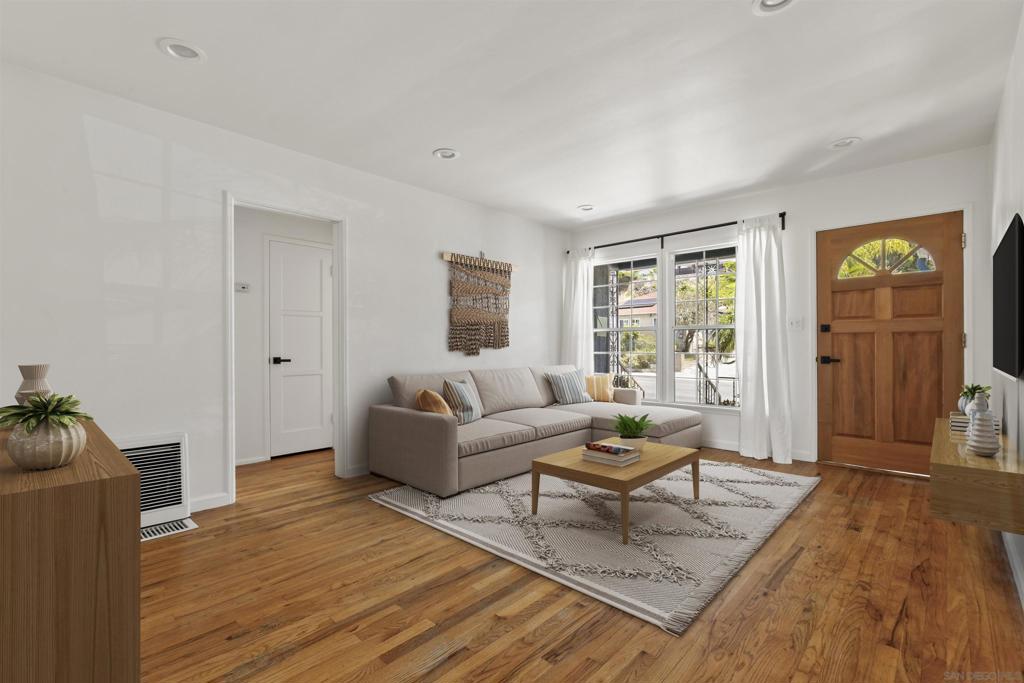 1936 Parrot St