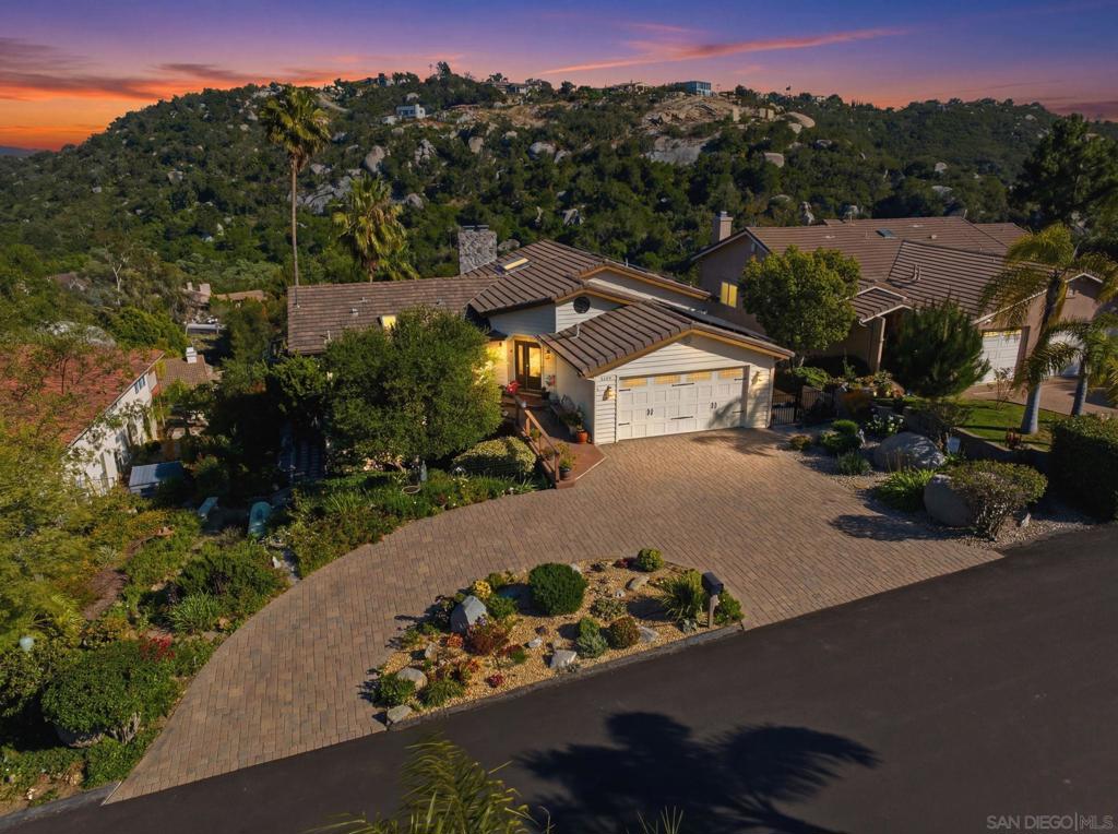 9643 Indian Creek