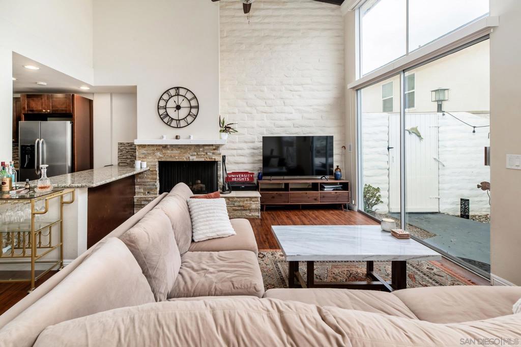 2544 Navarra Dr