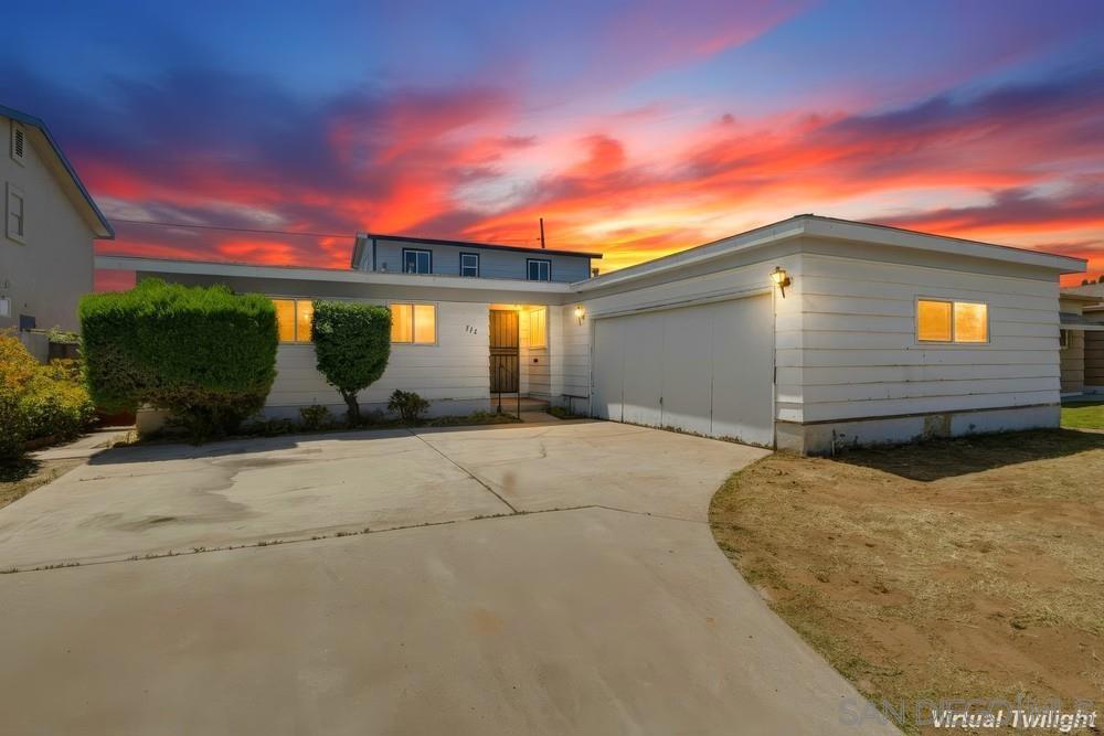 772 Applewood
