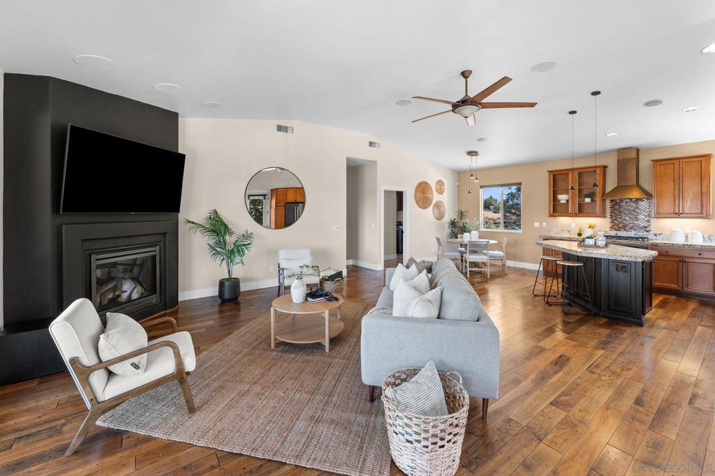 12260 Linroe Dr